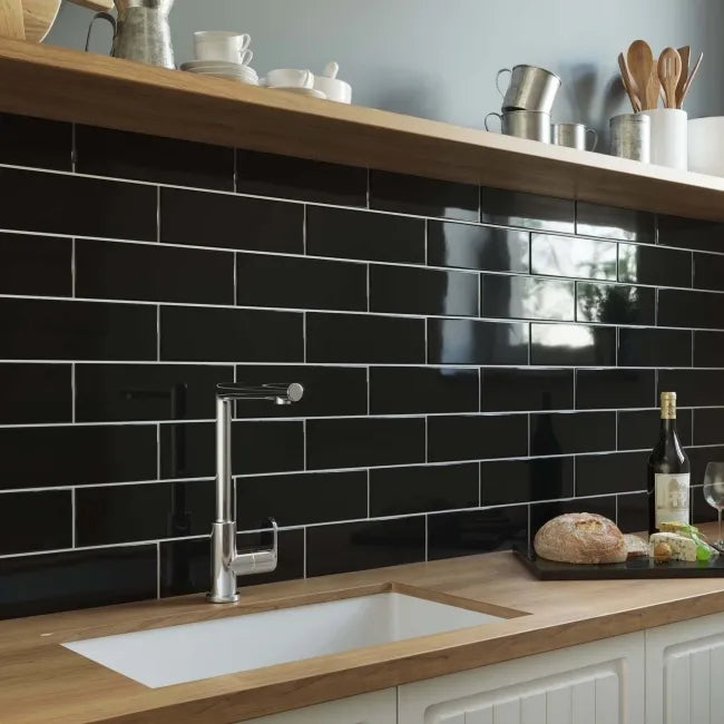 Linear Black Gloss Subway