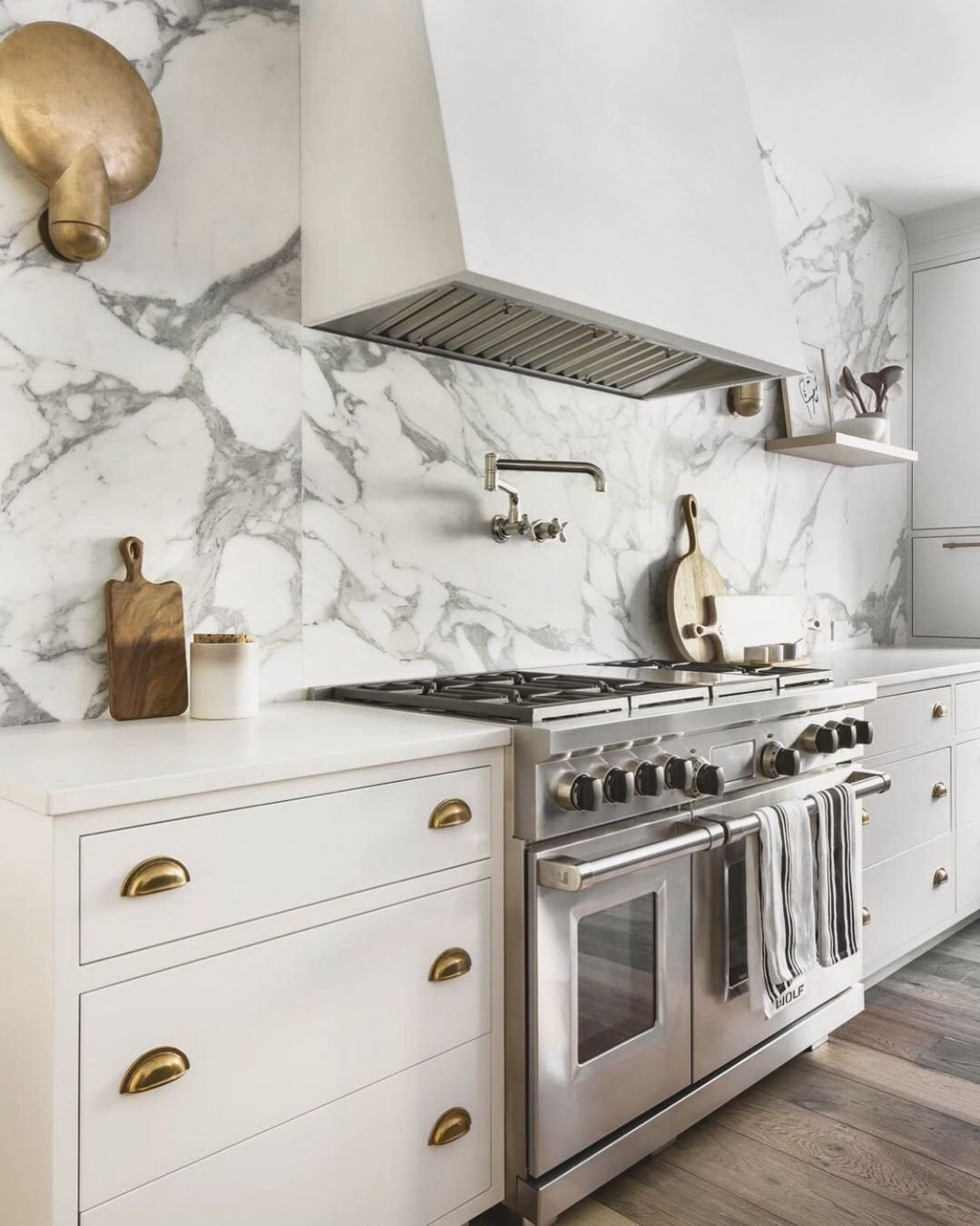Marble-Effect Kitchen Backsplash